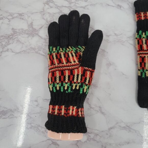 Vintage Handknit Gloves Black with Green Red Cream Nordic Fair Isle Designs - Picture 3 of 12